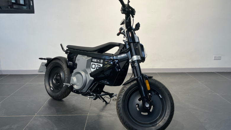 CE02